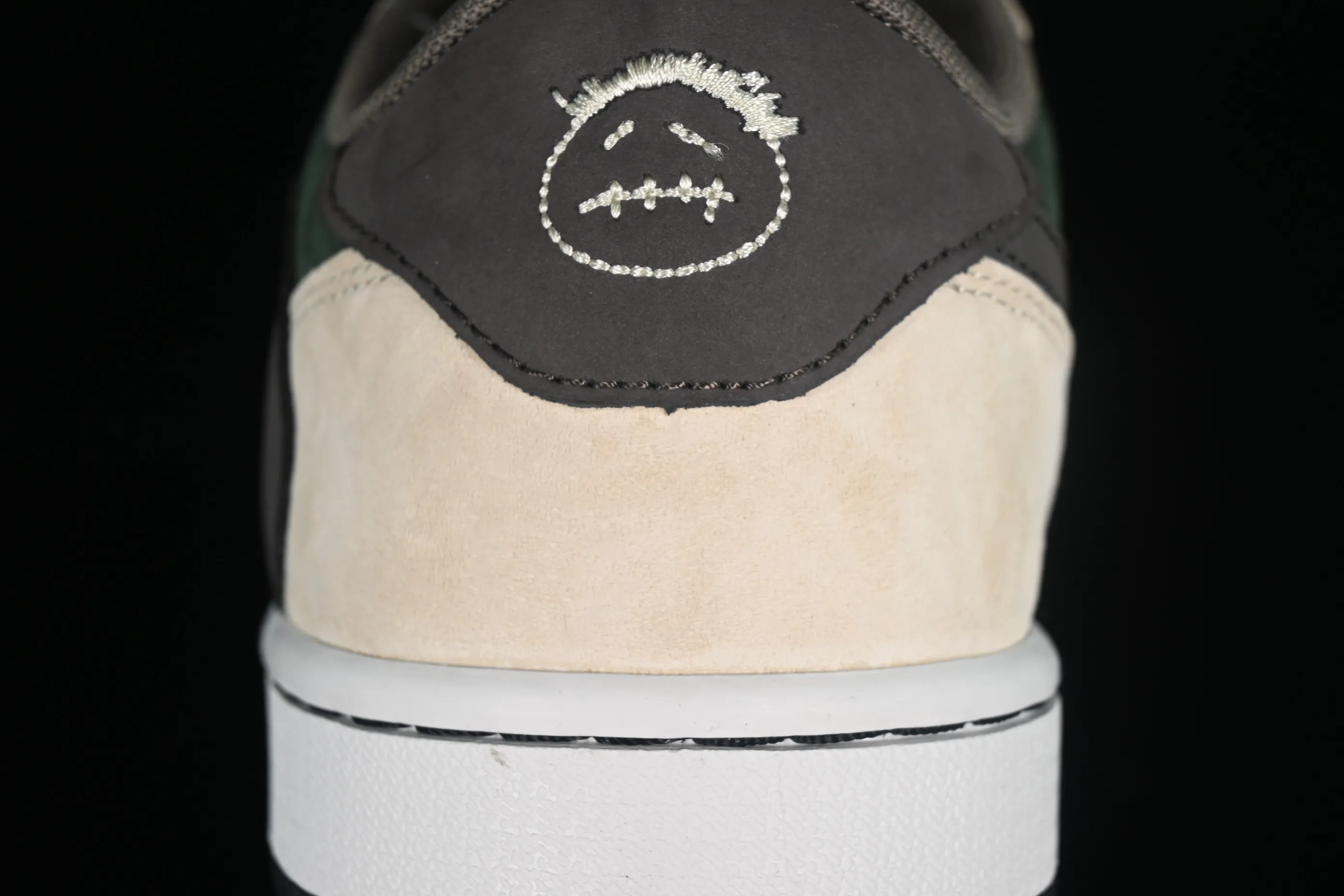All Categories Air Jordan Jordan Series Basketball Shoes Air Jordan 1 Low Travis Scott x Air Jordan 1 Low OG AJ1 Joe 1 Reversed Overhook Joint Style Casual Sports Basketball Shoes DM7866-817